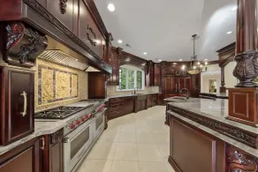 The estate is like a private resort with state of the art security - Image 5