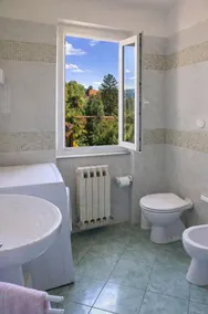 Amplio apartamento de 4 dormitorios con jardín privado a sólo 100 metros de la playa - Image 3