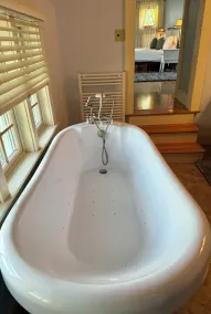 In-town 5 Bedroom Victorian With Heated Pool - Image 3