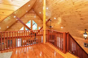 Gorgeous custom log cabin on 185 acres - Image 2