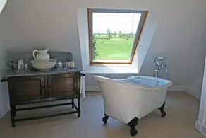 Avon Lodge - Image 2