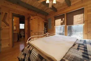 Camp Bell at Twin Rivers |Cozy Riverfront Cabin - Image 4