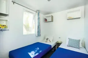 Camping Le Soleil de la Méditerranée ***** - Mobile Home Comfort 3 rooms 4 adults + 2 children - Image 4