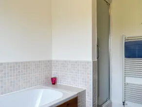 2 bedroom accommodation in Whistable - Image 3