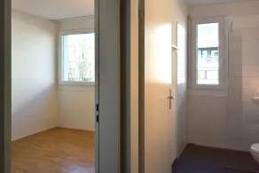 Ruhiges Zimmer Nähe Zentrum und Busstation - Image 3