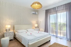 Luxurious Μodern Beachfront Villa with Private Swimming Pool ideal for Family - Image 3