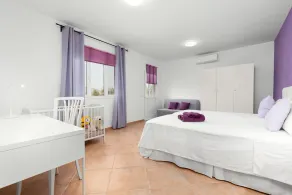 VILLA OLIVA piscina con hidromasaje wifi aire acondicionado y mucho espacio. - Image 4