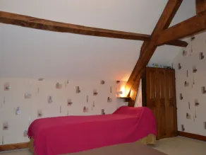 Gîte Confortable à Saint-Hilaire-sur-Benaize avec Jardin Clos et Terrasse - Image 4