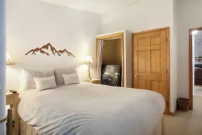 100 ÉTAPES À GONDOLA! PLATINUM 5 ÉTOILES 2BD / 2BA CONDO AU COEUR DE LIONSHEAD !! - Image 5