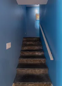 4000 Sq. Ft. Casa de pedra em estilo inglês - Image 2