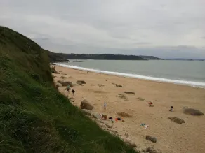 Casa a 800m das praias de Beg Leguer, com jardim fechado com árvores - Image 4