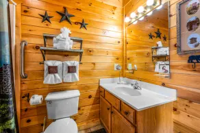 Beary Cozy -1 King, 2 Queens, Great Loc, Hot Tub.  Come make family memories! - Image 4