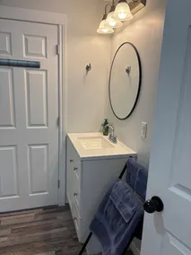 Beautiful 2 bedroom lakefront cottage - Image 2