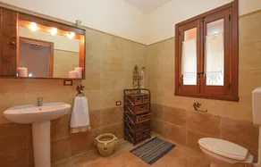 Awesome Home in Giarratana With Outdoor Swimming Pool, 4 Bedrooms and Wifi - Image 4