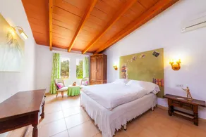 Villa \"Can Me Sents\" with Large Garden and Pool - Image 5