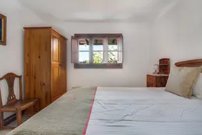 Rural Apartment \"Pancho\" with Patio, Volcano Views & Wi-Fi - Image 4
