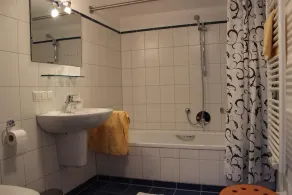 Feel-good vacation apartment (56sqm) for 3 people with free WiFi - Image 2