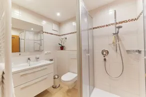 Tipo A - apartamento de una habitación planta baja (27 m 2) con sala de estar compartida, cocina americana, ducha / WC. - Image 2