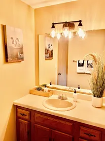 Charming, Farmhouse Chic, Cozy|Fireplace|12 Min to Town|Beautiful View - Image 2