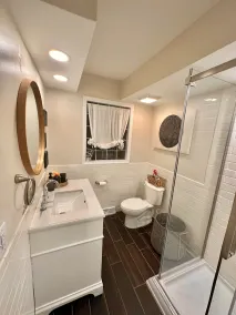 Spacious & Cozy Unit in the Heart of Milwaukee - Image 3