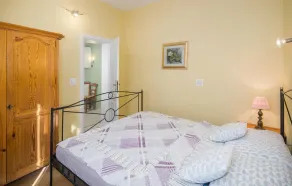 Gorgeous Apartment In Porec - Image 5