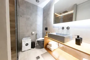 Renovated apartment in the center of Gythio - Image 3