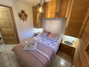 NEW 6 Person Apartment in Chalet close to slopes and town center - Image 5