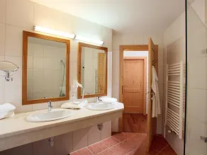 Resort Bressanone - cottage with 2 bedrooms, bathroom, toilet - Image 2
