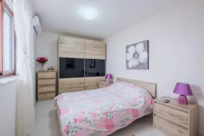 Luxury 4-Bedroom Penthouse | Panoramic Marsaxlokk Harbour Views + Jacuzzi - Image 4