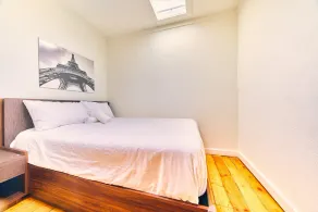 Suite 201: Beautiful 3-Bedroom Beachfront Townhouse - Image 4