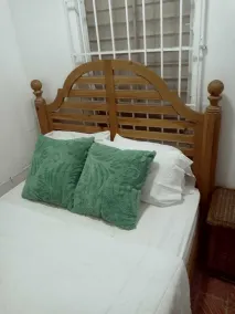 La Casita de Abuela ~ 5★ Location, ♛Queen Bed, A/C - Image 3