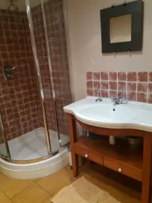 Beautifully Converted Barn - Image 4
