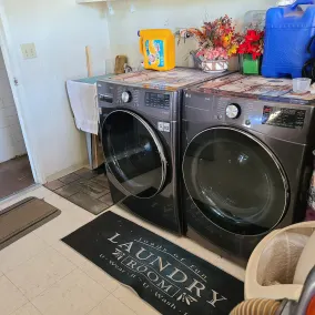 Only 4.8 miles from State Farm- Cardinals- stadium. Lovely 2+ bedroom home - Image 2