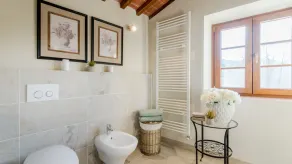 Grumo Farmhouse with Private Pool and View near Lucca - Image 4