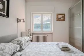 Italian Lakes lakeside villa with direct lake access - Image 5