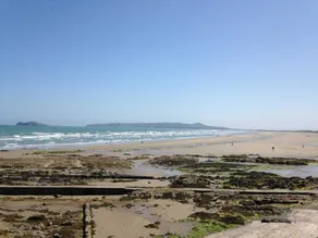 Spacieux, lumineux et confortable appartement de 2 chambres situé à seulement 10 minutes à pied des magnifiques plages et à quelques minutes à pied de la ville préservée de Malahide. - Image 5