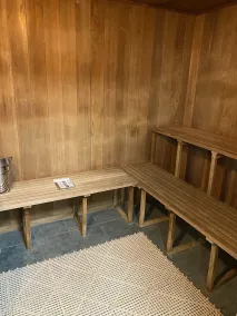 1 bedroom condo, new flooring,  2 king size beds, 2 balconies, 2 large smart TV - Image 2