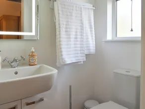 1 bedroom accommodation in Soberton - Image 3