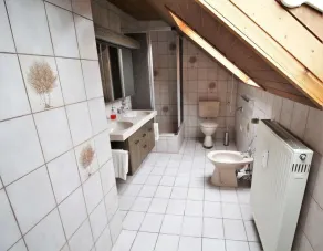 Schöne, Große Wohnung mit Parkplatz und Terasse - Image 2