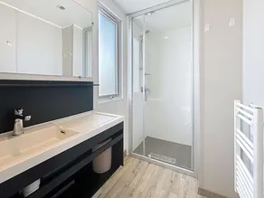 Mobil-home Grand Confort à Jullouville - Plage, Piscine Chauffée, Fitness et Parking - Image 5