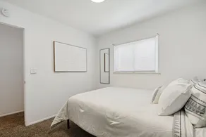3 Bedroom Urban Retreat close to Downtown - Image 4