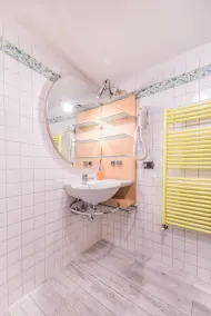 A Few Steps to The Duomo Upscale 2BD Apt - Image 5