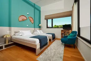 Beachfront Villa Aqua Haven with Pool - Image 4