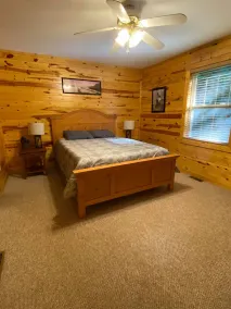 Come Relax! This 2/2 log cabin with a hot tub sits high in the mountains - Image 5