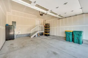 Sleek, Modern Denver Area Gem in Planned Community - Image 2