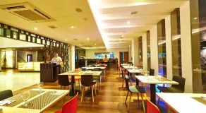 J Hotel - Bandara Soekarno Hatta - Image 5