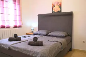 Holiday apartment with internet, air conditioning, terrace and garden in a quiet location - Image 5