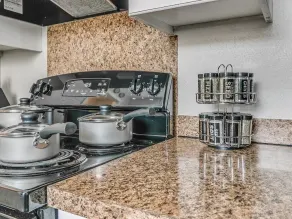 7 mil->Softball HOF-Near Tinker AFB- Full Kitchen-Fenced Bkyd-Garage-W/D-Dogs - Image 5