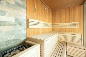 Appartement avec balcon | Piscine, Spa et Jacuzzi, à 100 m de la plage - Image 3
