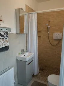 Bellissimo bungalow nuovo, vicino alla spiaggia di Tinnaberna - Image 3